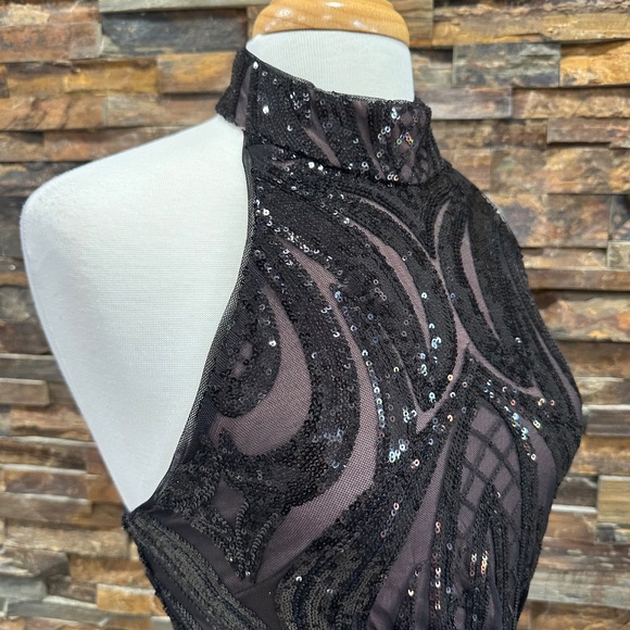BADGLEY MISCHKA Scroll Sequin Halter Mini Dress Size 4 NWT - Picture 5 of 10